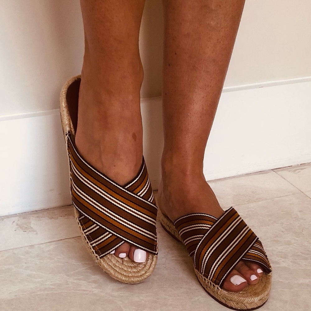 GIFTABLE NWOT Loro Piana Crossover Suitcase Striped Canvas Espadrille Slides .